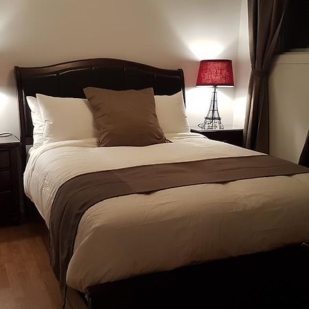 Three-Bedroom Apartment Sweet #6 By Amazing Property Rentals Гатино Екстериор снимка