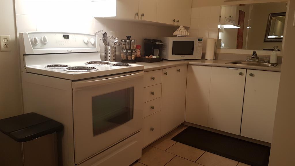 Three-Bedroom Apartment Sweet #6 By Amazing Property Rentals Гатино Екстериор снимка