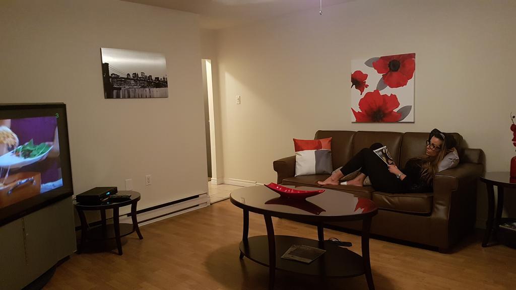 Three-Bedroom Apartment Sweet #6 By Amazing Property Rentals Гатино Екстериор снимка